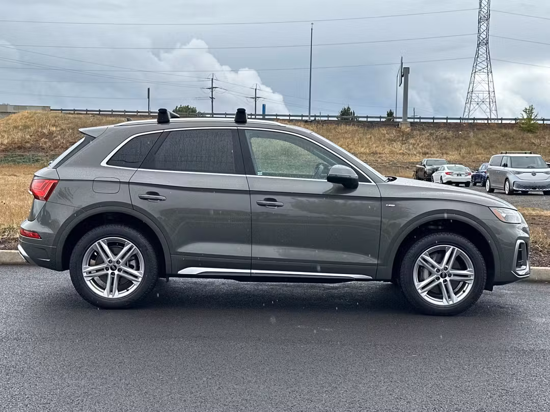 2024 Audi Q5 E 55 Premium Plus - Image 2