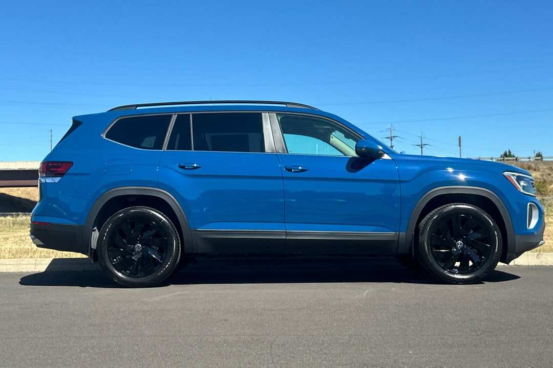 2026 Volkswagen Atlas 2.0T SE w/Technology - Image 2