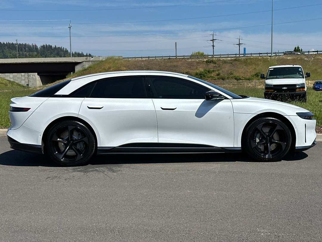 2025 Lucid Air Touring - Image 2