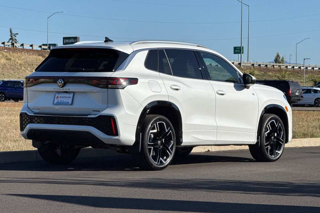 2026 Volkswagen Tiguan SEL RLine Turbo - Image 3