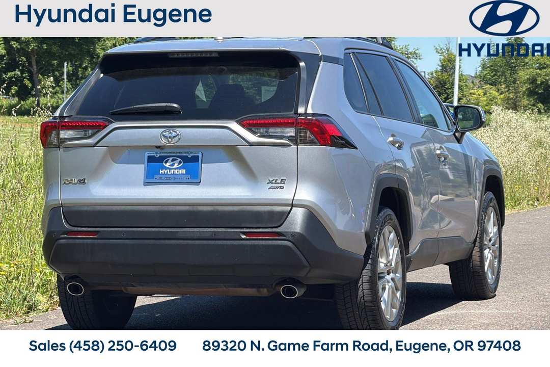 2021 Toyota Rav4 XLE Premium - Image 3