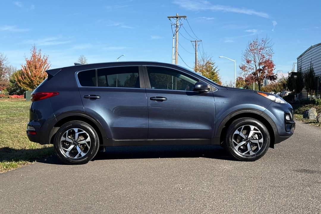 2021 Kia Sportage LX - Image 2
