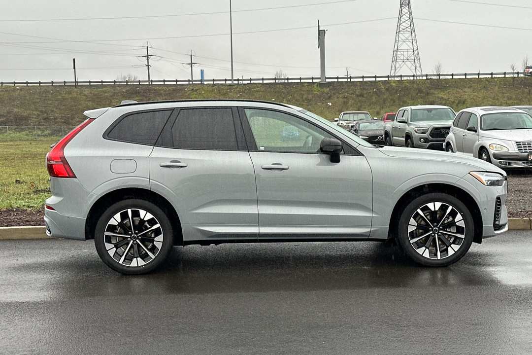 2026 Volvo Xc60 Plug-In Hybrid T8 Plus - Image 2