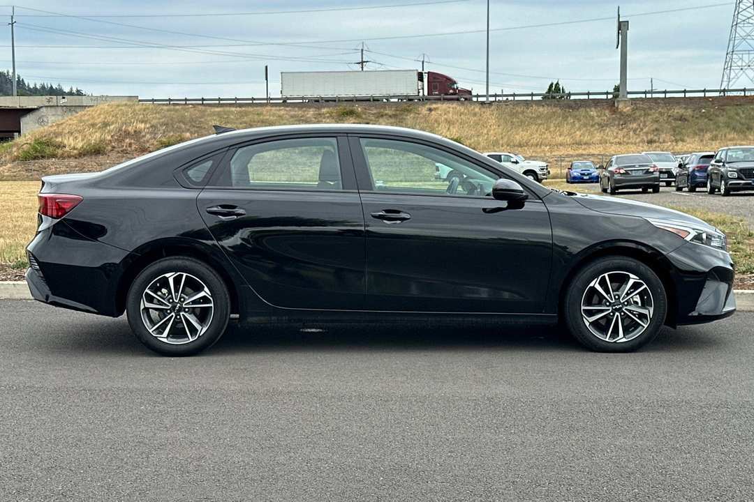 2024 Kia Forte LXS - Image 2