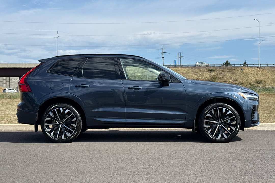 2026 Volvo Xc60 Plug-In Hybrid T8 Ultra - Image 2