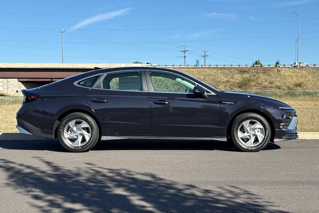 2026 Hyundai Sonata SE - Image 2