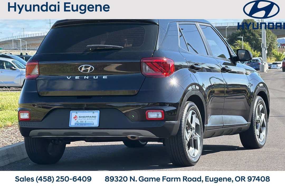 2024 Hyundai Venue SEL - Image 3