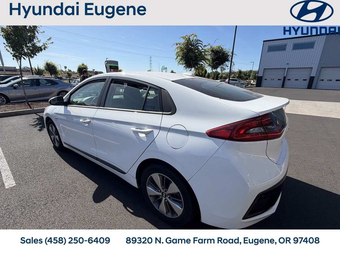 2019 Hyundai Ioniq Plug-In Hybrid Base - Image 2