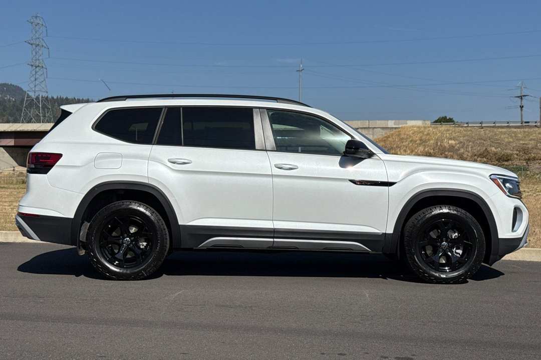 2026 Volkswagen Atlas 2.0T Peak Edition - Image 2