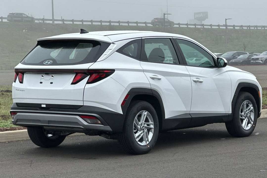 2026 Hyundai Tucson SE - Image 3