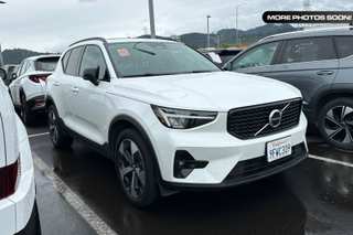 2023 Volvo Xc40 B5 Plus Dark Theme