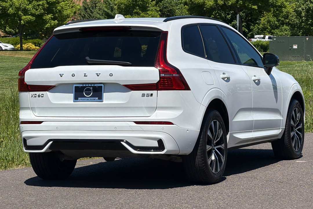 2025 Volvo Xc60 B5 Plus - Image 3