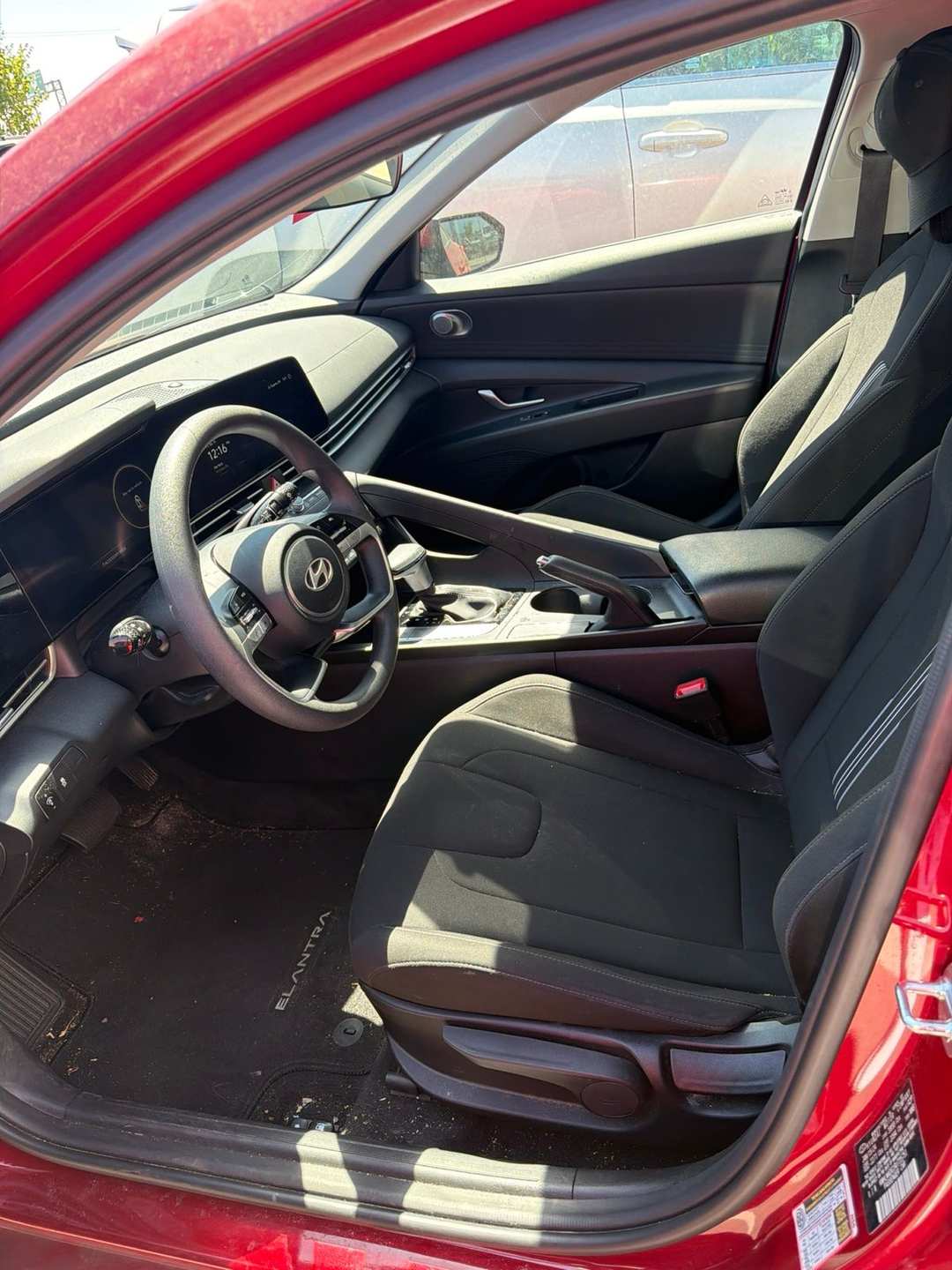 2024 Hyundai Elantra SEL - Image 3