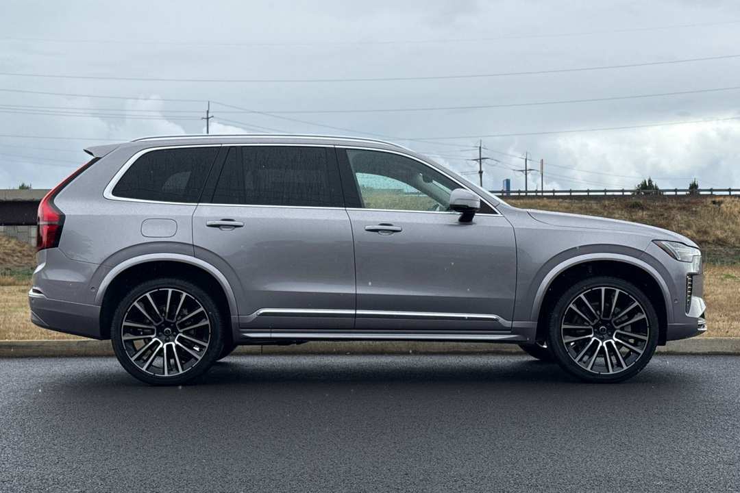 2026 Volvo Xc90 B5 Plus - Image 2