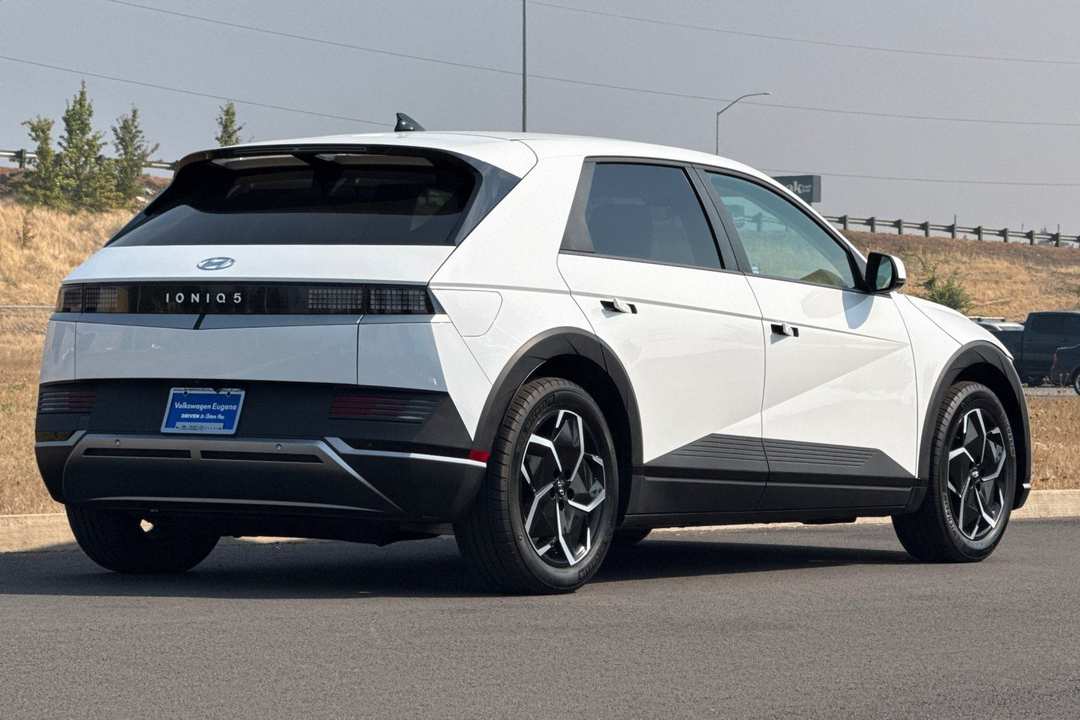 2024 Hyundai Ioniq 5 SEL - Image 3