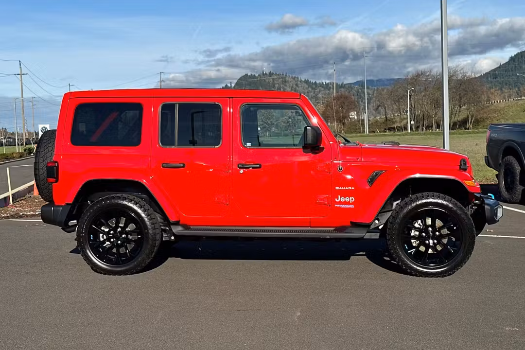 2022 Jeep Wrangler Unlimited Sahara 4xe - Image 2