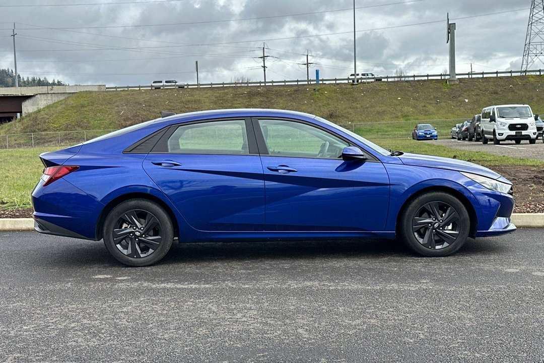 2023 Hyundai Elantra SEL - Image 2