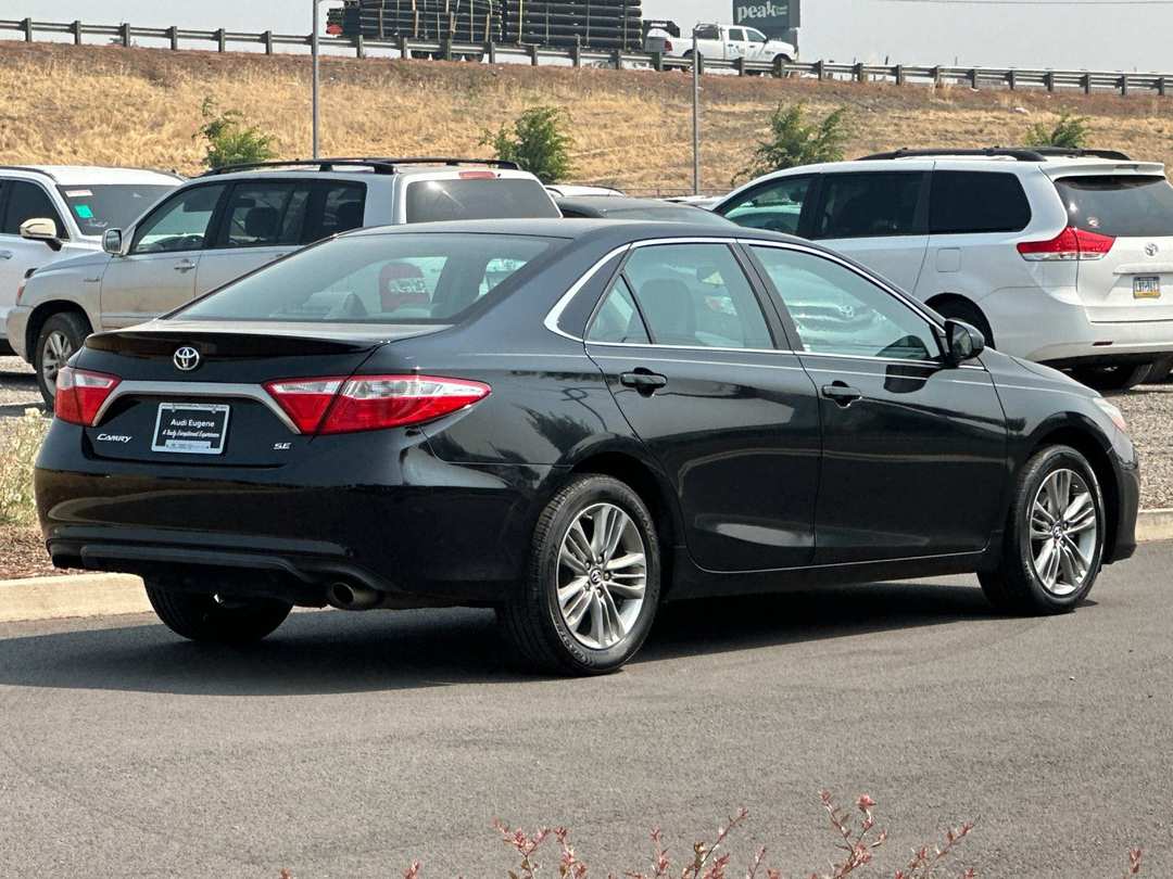 2016 Toyota Camry SE - Image 3
