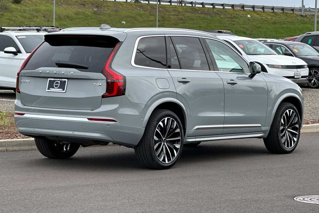 2026 Volvo Xc90 Plug-In Hybrid T8 Plus - Image 3