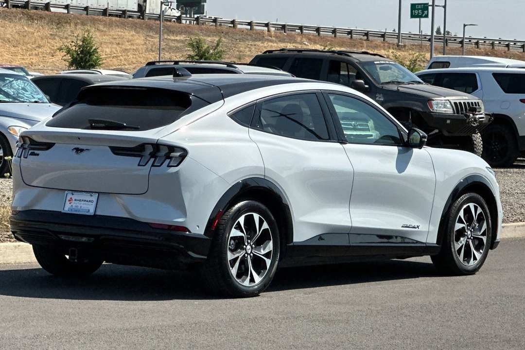 2023 Ford Mustang Mach-E Premium - Image 3