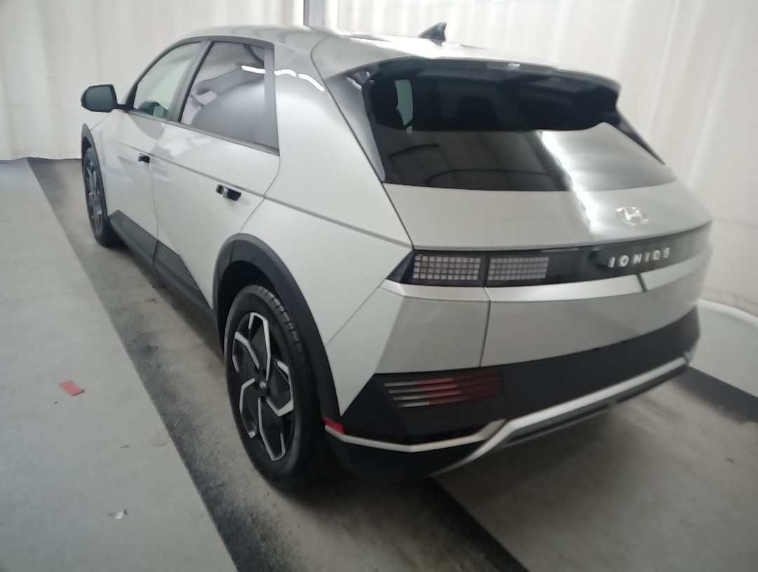2024 Hyundai Ioniq 5 SEL - Image 2