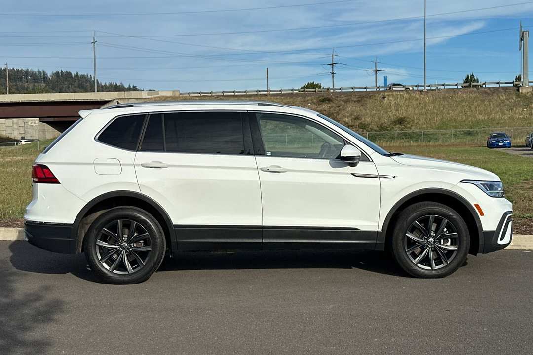 2024 Volkswagen Tiguan 2.0T SE - Image 2