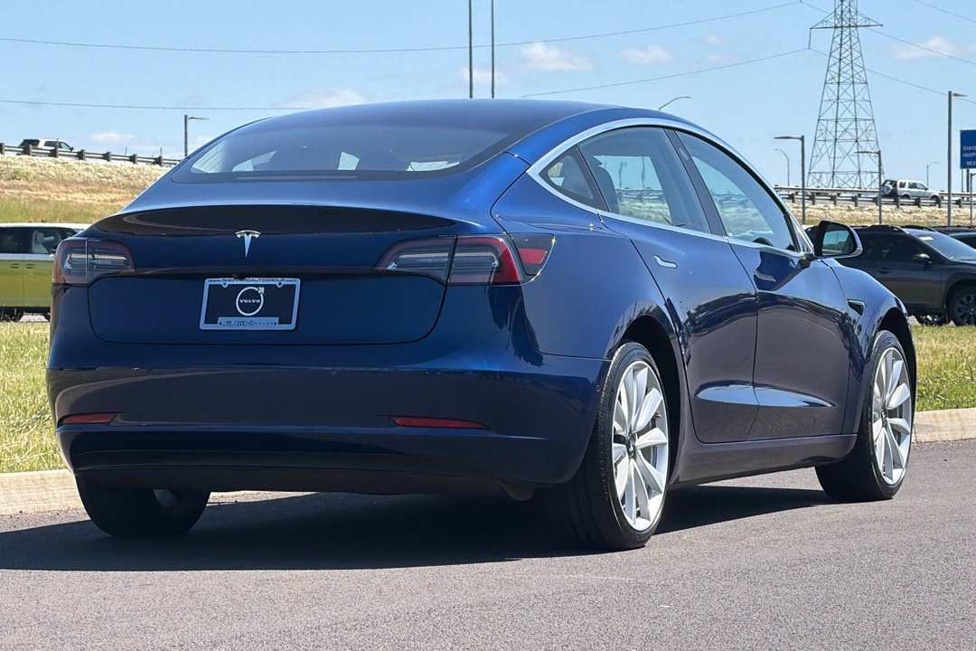 2017 Tesla Model 3 Long Range - Image 3