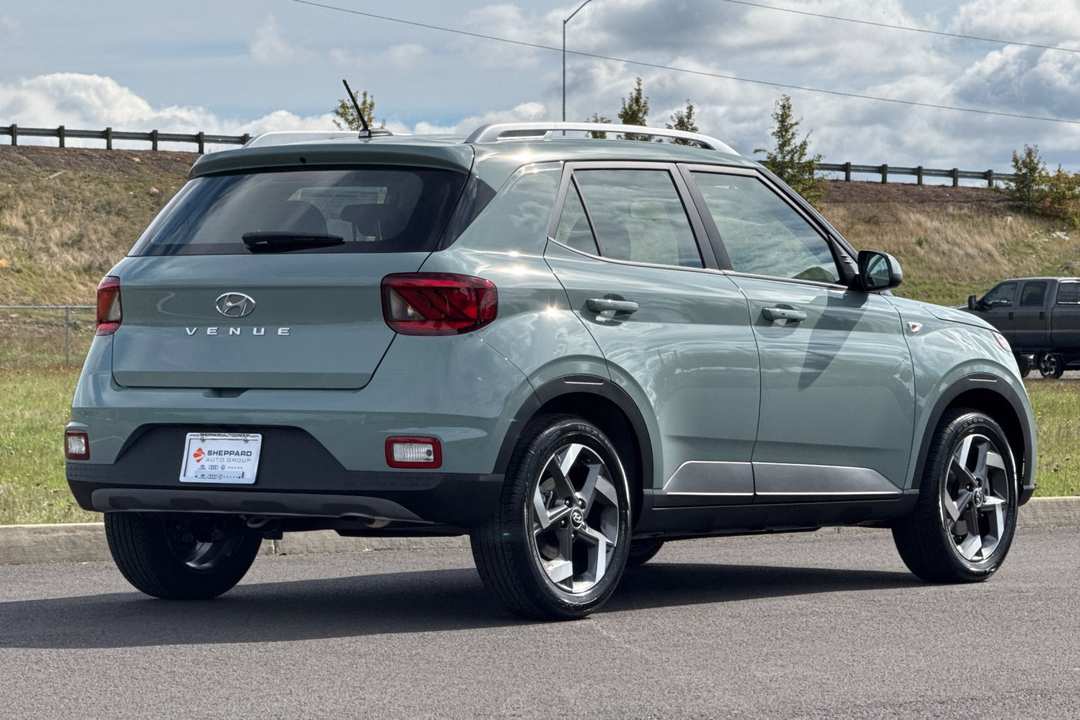 2026 Hyundai Venue SEL - Image 3