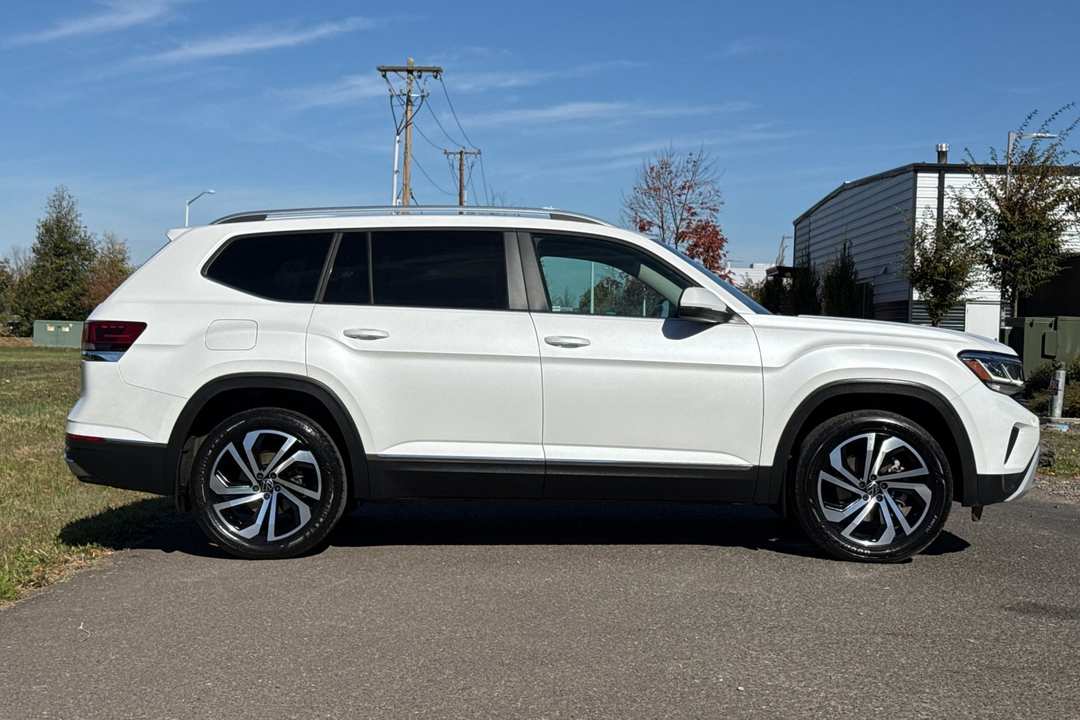 2023 Volkswagen Atlas SEL - Image 2
