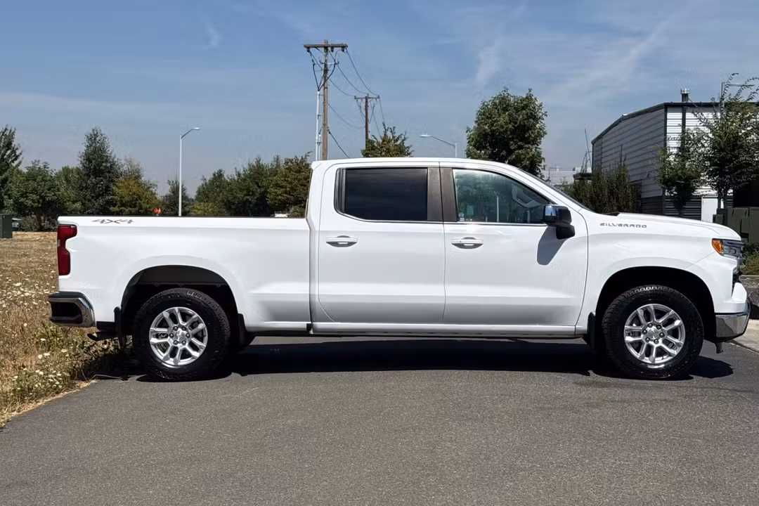 2023 Chevrolet Silverado 1500 LT - Image 2