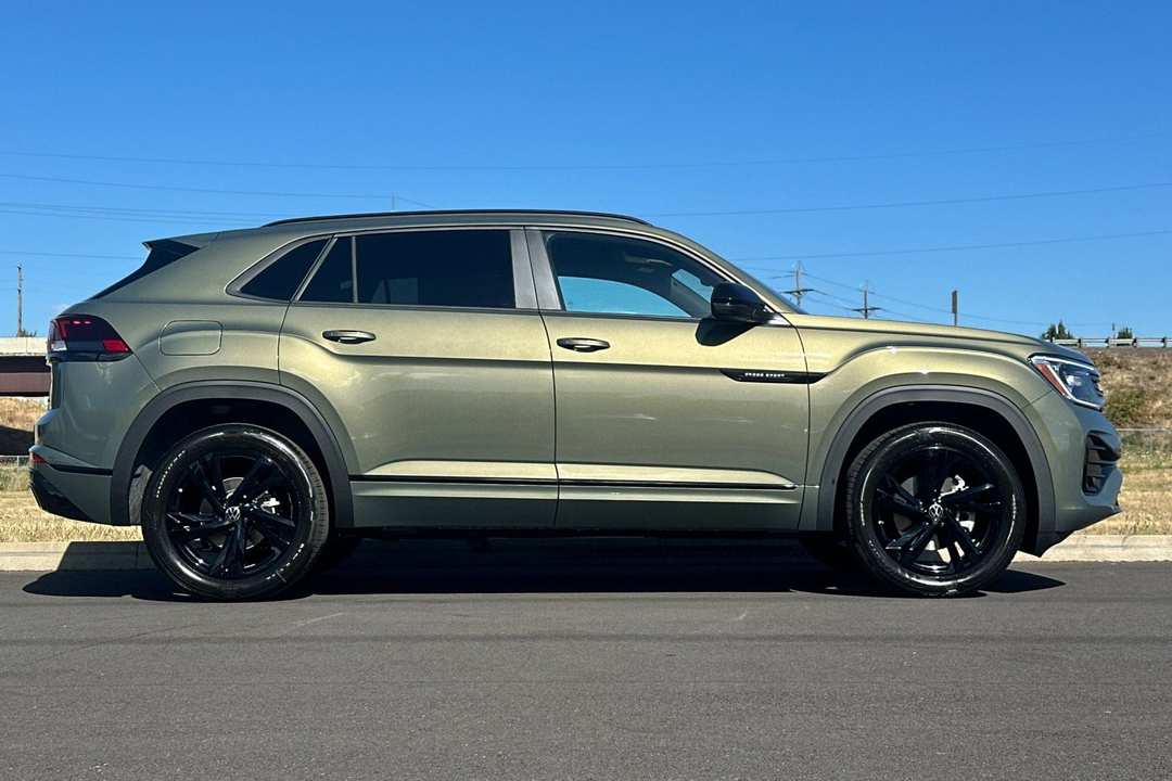 2026 Volkswagen Atlas Cross Sport 2.0T SEL RLine Black - Image 2