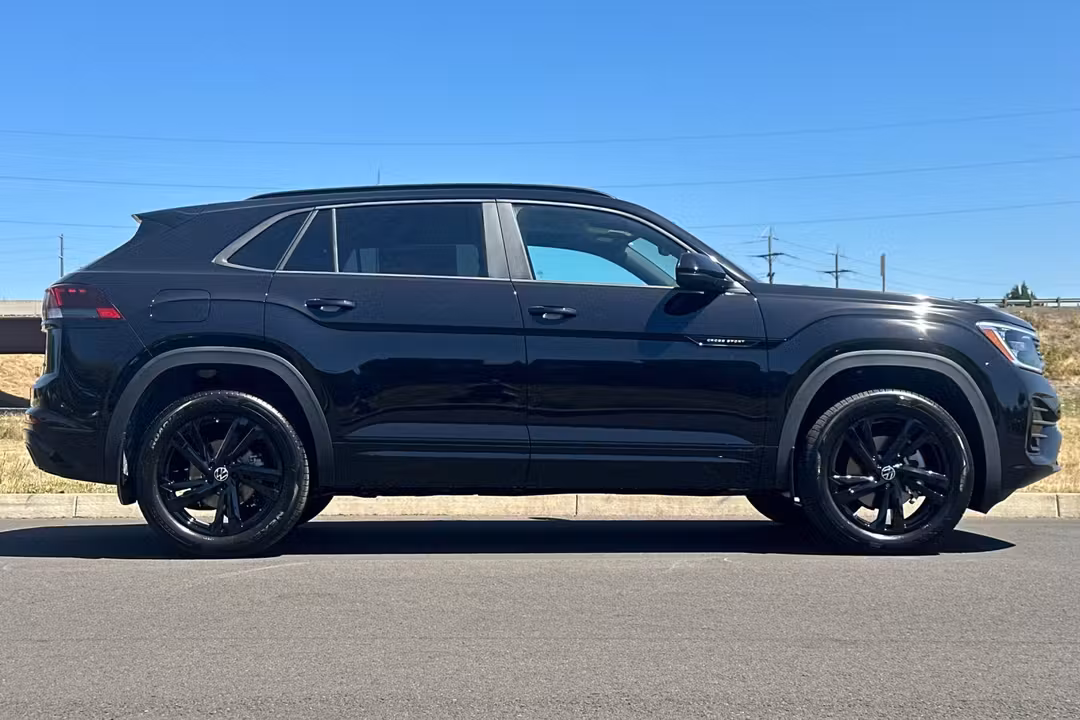2026 Volkswagen Atlas Cross Sport 2.0T SEL RLine Black - Image 2