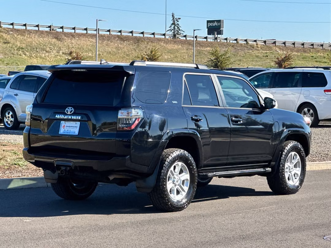 2023 Toyota 4Runner SR5 Premium - Image 3