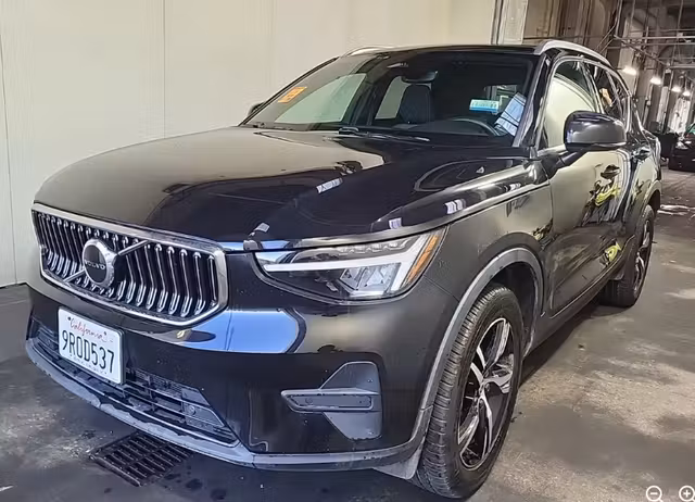 2025 Volvo Xc40 B5 Core