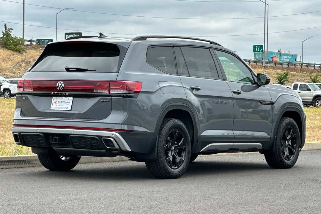 2026 Volkswagen Atlas 2.0T Peak Edition - Image 3