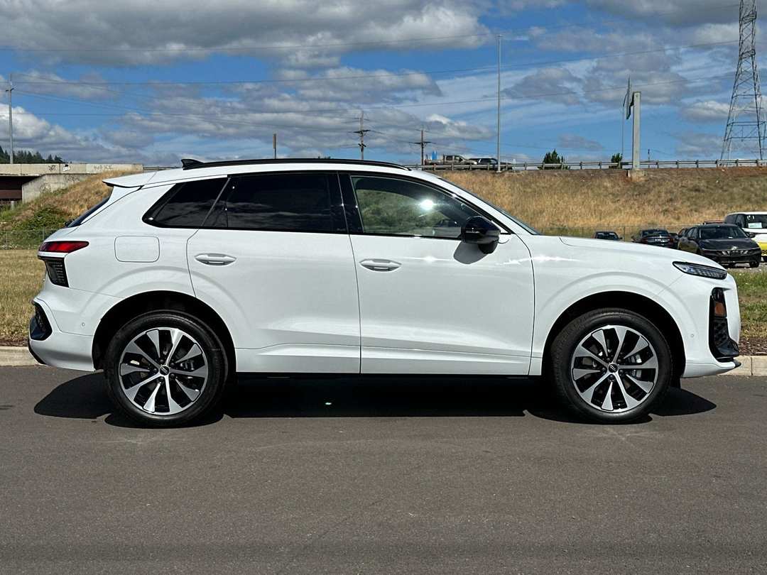 2026 Audi Q3 S line - Image 2