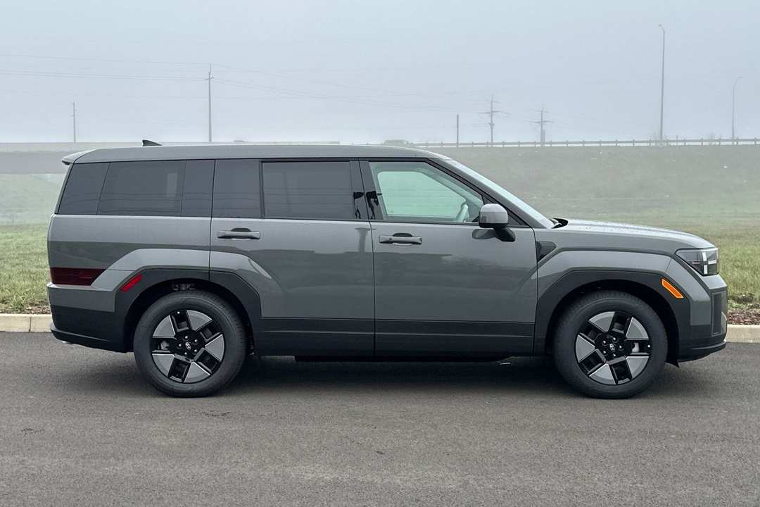 2026 Hyundai Santa Fe Hybrid SE - Image 2