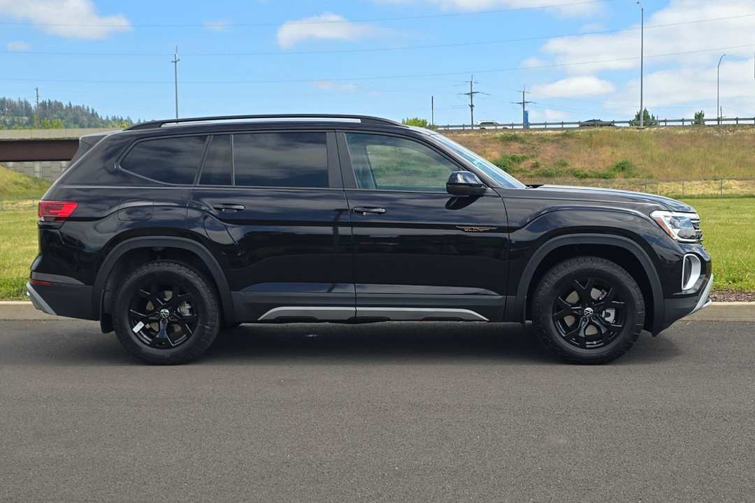 2026 Volkswagen Atlas 2.0T Peak Edition - Image 2