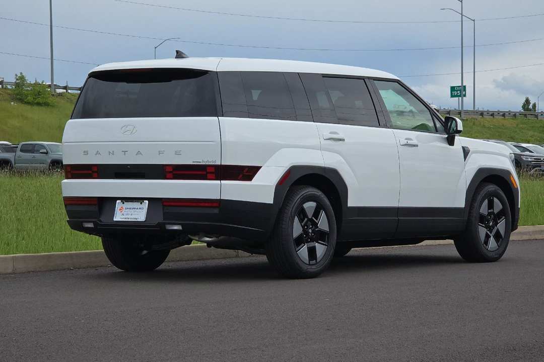 2026 Hyundai Santa Fe Hybrid SE - Image 3