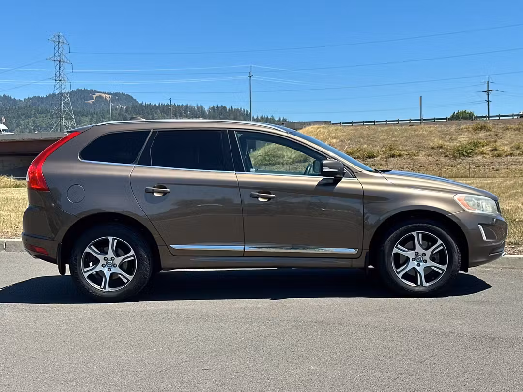 2015 Volvo Xc60 T6 Platinum - Image 2