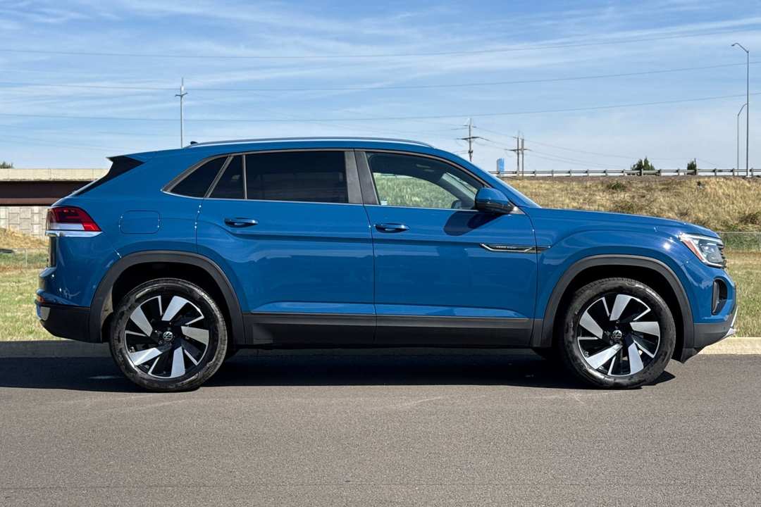 2026 Volkswagen Atlas Cross Sport SE w/Technology - Image 2