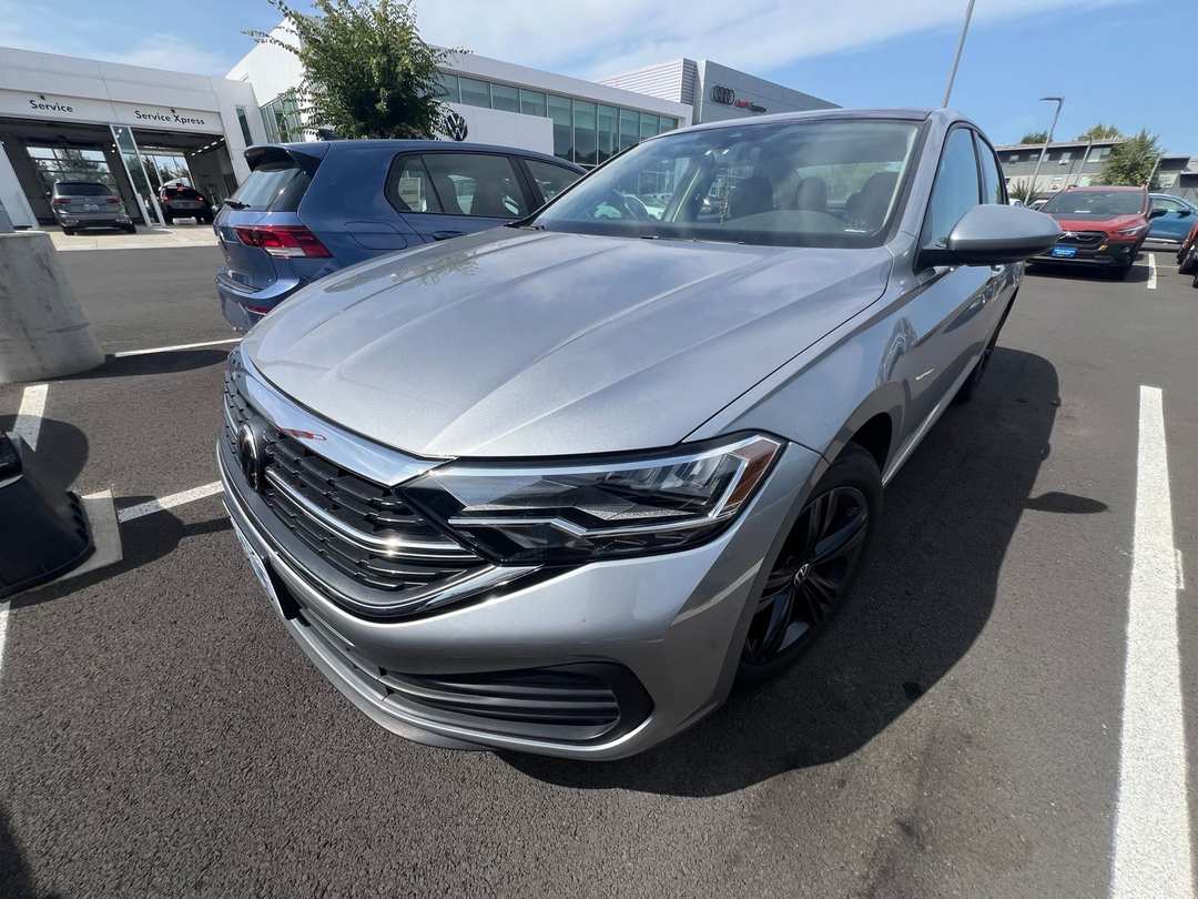 2024 Volkswagen Jetta 1.5T SE - Image 2