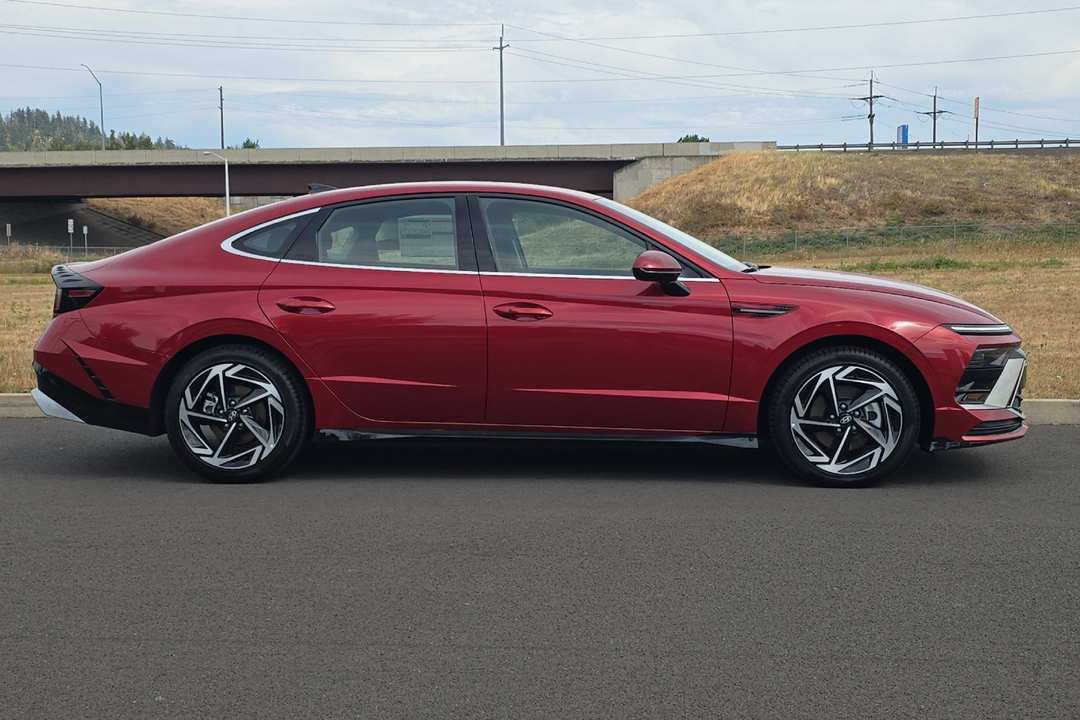 2026 Hyundai Sonata SEL Sport - Image 2