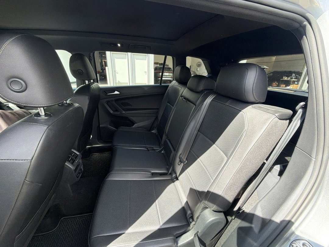 2020 Volkswagen Tiguan 2.0T SE RLine Black - Image 2