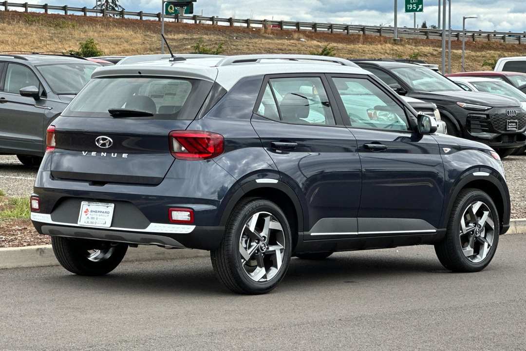 2026 Hyundai Venue SEL - Image 3