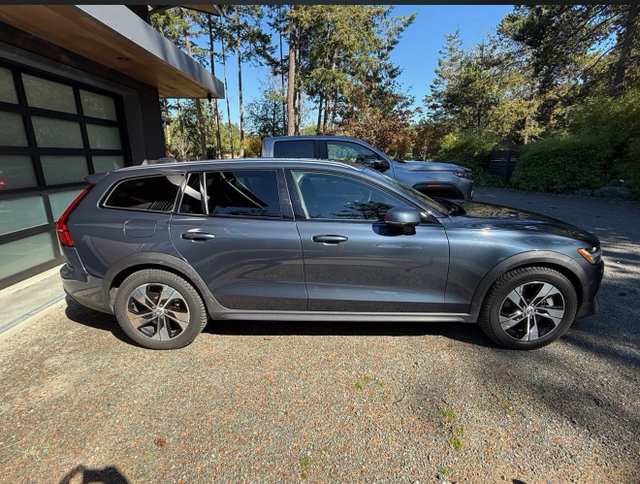 2021 Volvo V60 Cross Country T5