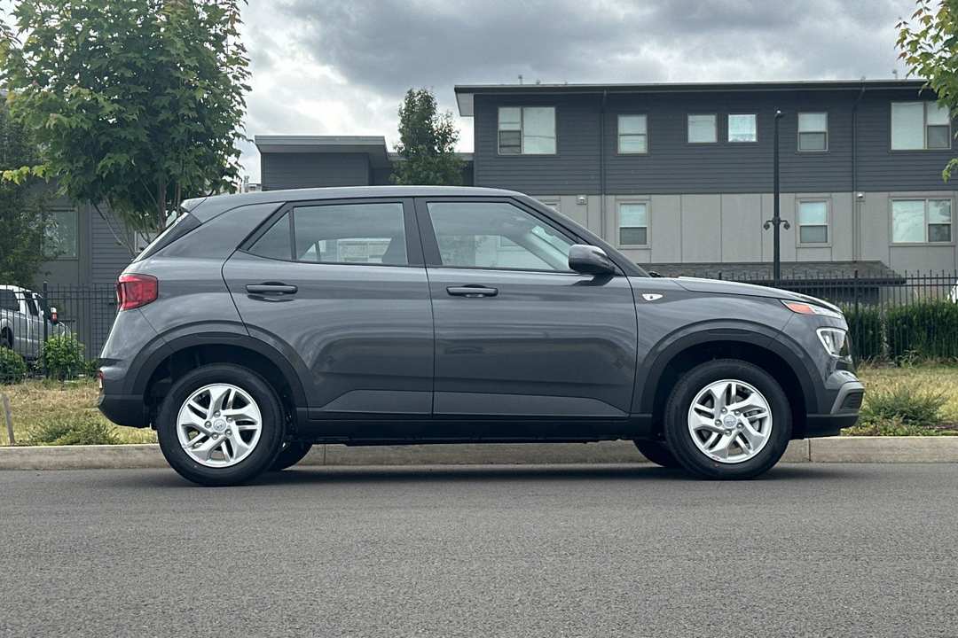 2026 Hyundai Venue SE - Image 2
