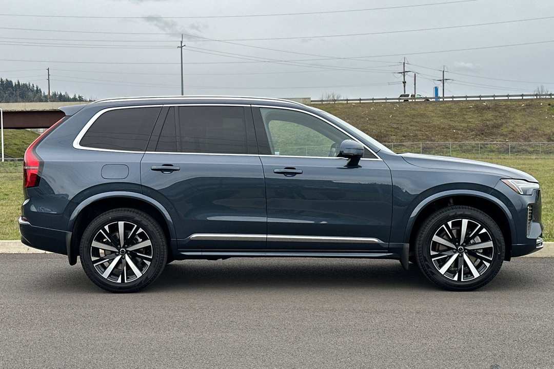 2026 Volvo Xc90 B5 Core - Image 2