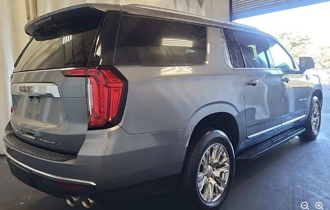 2022 GMC Yukon Xl Denali - Image 2
