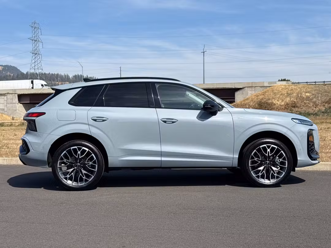 2026 Audi Q3 S line - Image 2